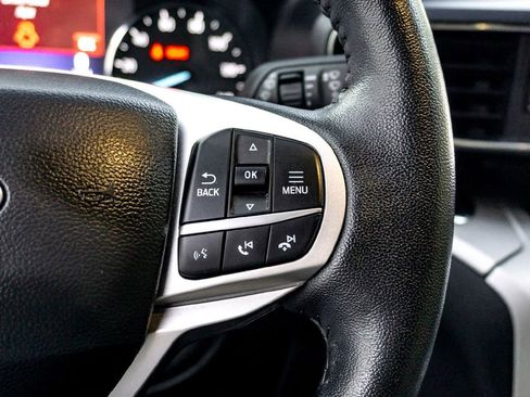 Used 2023 Ford Explorer XLT w/ Equipment Group 202A AWD/4WD image 20