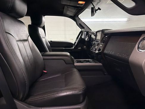 Used 2016 Ford F250 Lariat w/ Lariat Interior Package image 25