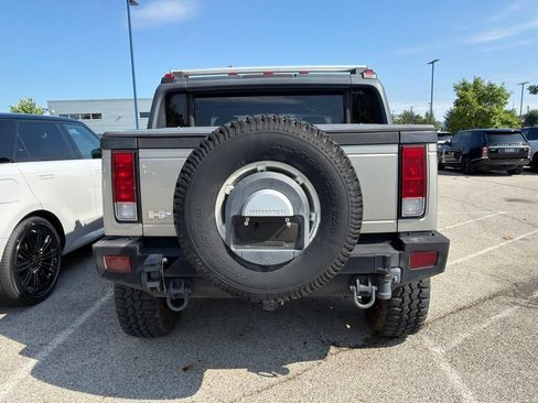 Used 2005 HUMMER H2 SUT w/ Preferred Equipment Group AWD/4WD image 6