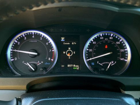 Used 2019 Toyota Highlander XLE image 21