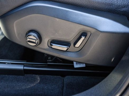 Used 2025 Volvo XC60 B5 Plus image 20