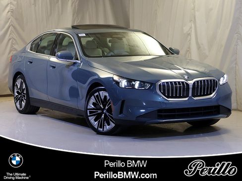 Certified 2026 BMW 540i xDrive AWD/4WD image 1
