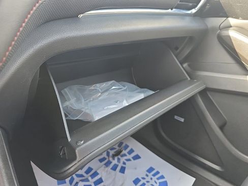 Used 2023 Chevrolet Traverse RS image 36