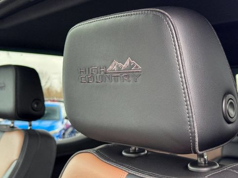 Used 2021 Chevrolet Silverado 1500 High Country w/ Technology Package AWD/4WD image 25