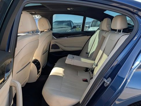 Used 2023 BMW 530e w/ Premium Package RWD image 11