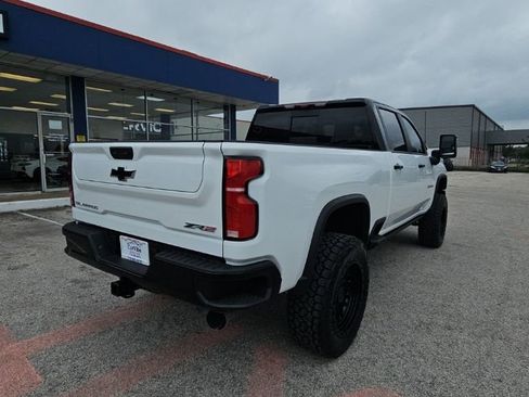 Used 2026 Chevrolet Silverado 2500 ZR2 AWD/4WD image 8