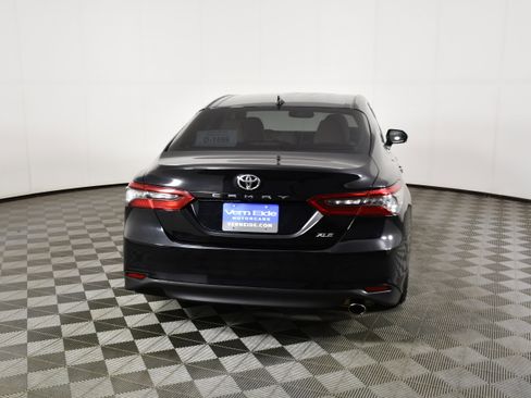 Used 2024 Toyota Camry XLE FWD image 7