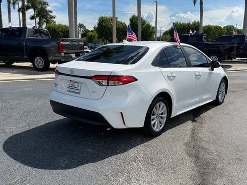 Used 2024 Toyota Corolla LE w/ LE Convenience Package FWD image 7
