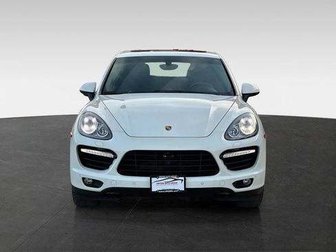 Used 2013 Porsche Cayenne Turbo image 2