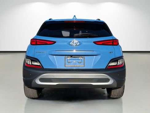 Used 2022 Hyundai Kona Limited w/ Cargo Package FWD image 4