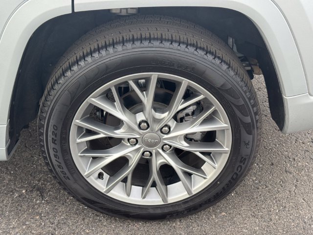 Used 2025 Jeep Grand Cherokee Summit AWD/4WD image 11