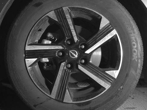 Used 2025 Nissan Sentra SV image 12