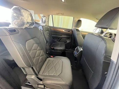 New 2026 Volkswagen Atlas SE image 24