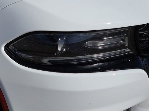 Used 2019 Dodge Charger SXT image 11