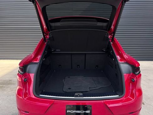 Certified 2025 Porsche Cayenne Coupe AWD/4WD image 29