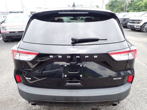 Used 2022 Ford Escape SE w/ SE Sport Appearance Package AWD/4WD image 6