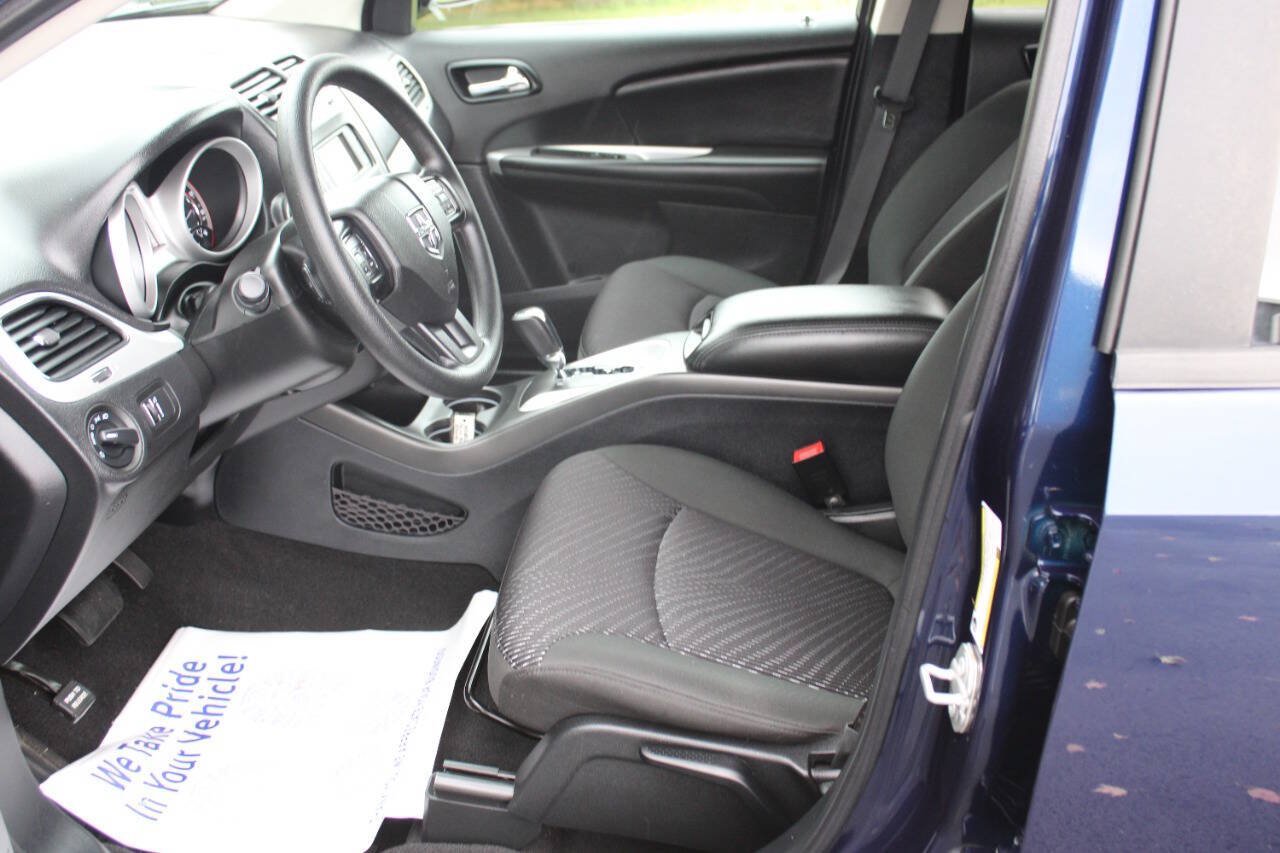 Used 2019 Dodge Journey SE FWD image 7