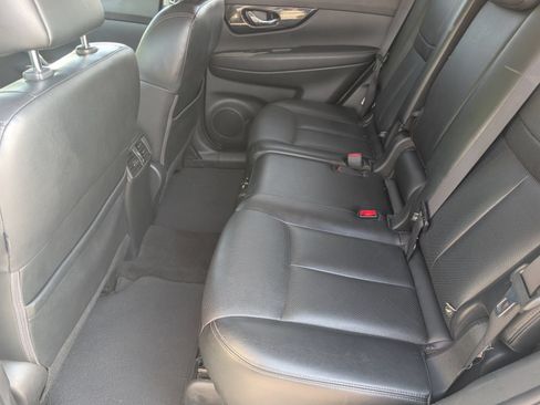 Used 2017 Nissan Rogue SL w/ SL Premium Package FWD image 7
