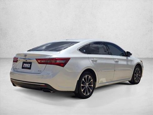 Used 2016 Toyota Avalon XLE Premium FWD image 5