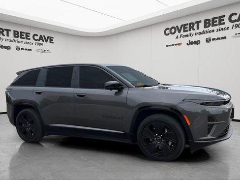 Used 2024 Jeep Wagoneer Launch Edition image 12