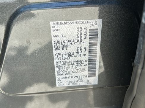 Used 2025 Nissan Pathfinder SV w/ SV Premium Package FWD image 31