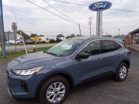 Used 2024 Ford Escape Active w/ Tech Pack #1 AWD/4WD image 2