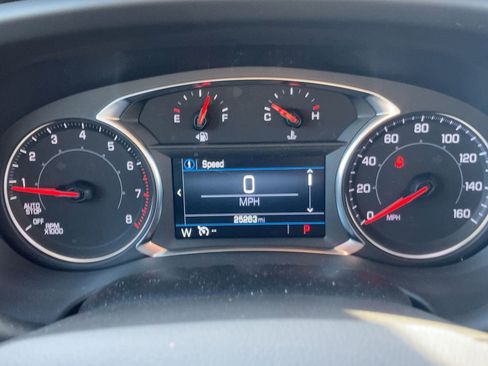 Used 2023 GMC Acadia SLE w/ Driver Convenience Package image 16