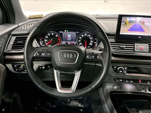 Used 2023 Audi Q5 2.0T Premium w/ Convenience Package image 8