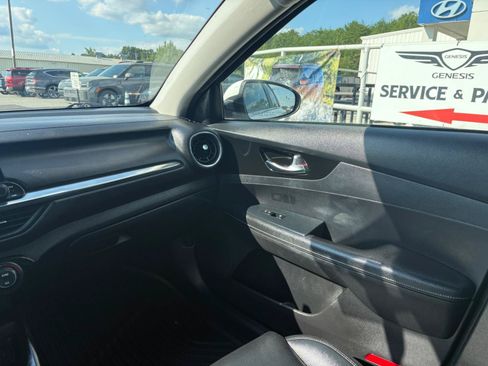 Used 2020 Kia Forte EX FWD image 25