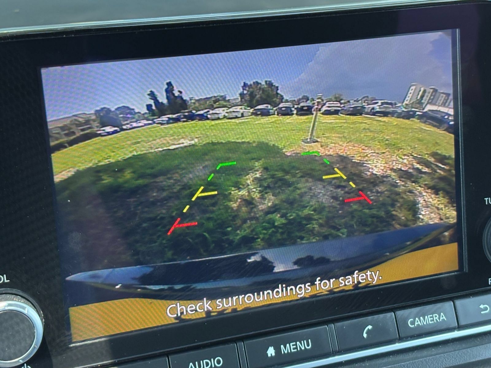 Used 2025 Nissan Rogue SV FWD image 24