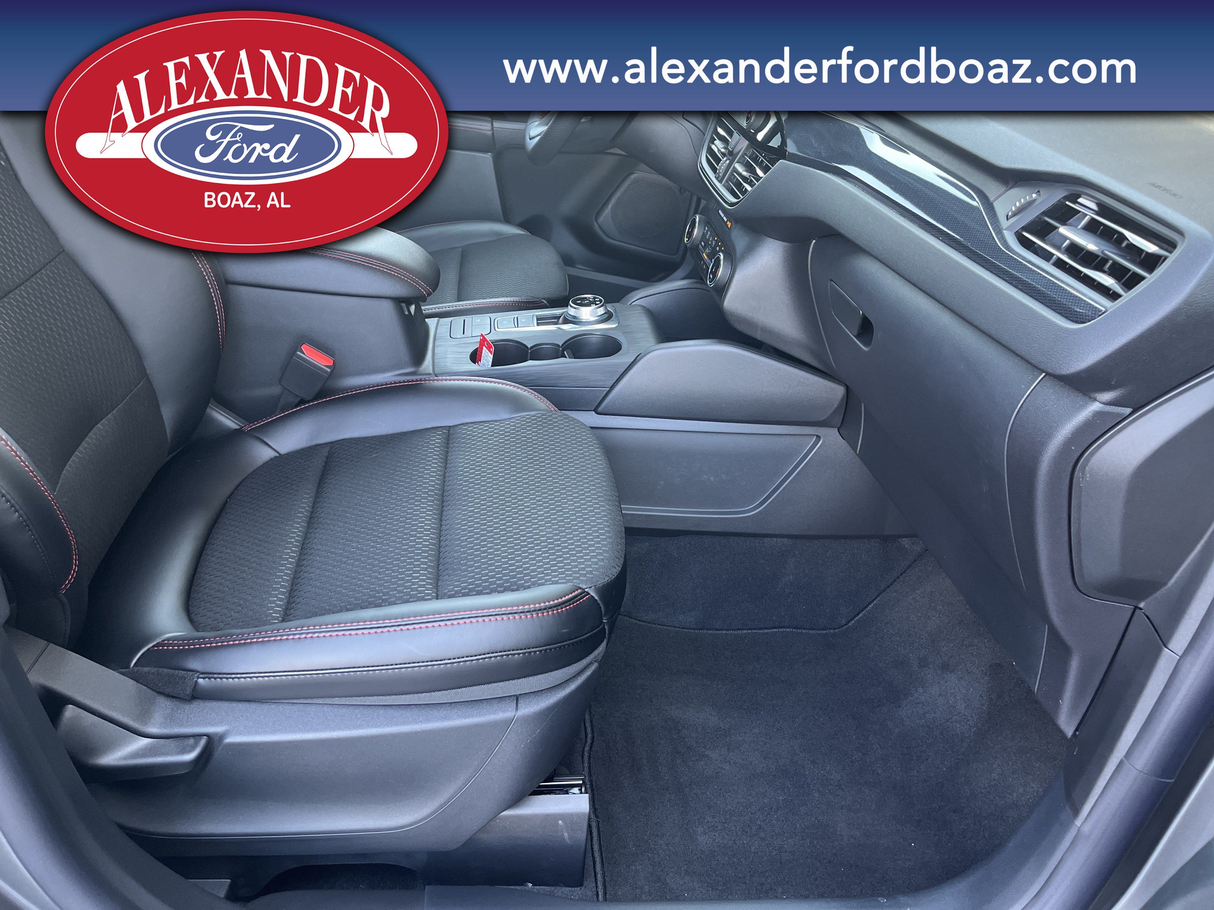 Used 2025 Ford Escape ST-Line AWD/4WD image 14