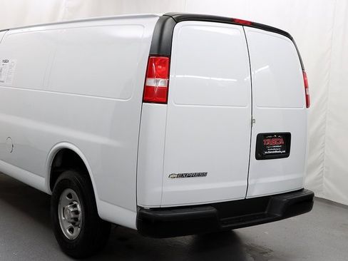 Used 2020 Chevrolet Express 2500 image 7