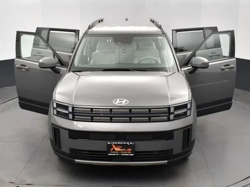Used 2025 Hyundai Santa Fe SEL FWD image 10