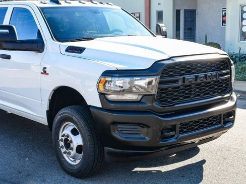Used 2023 RAM 3500 Tradesman image 12