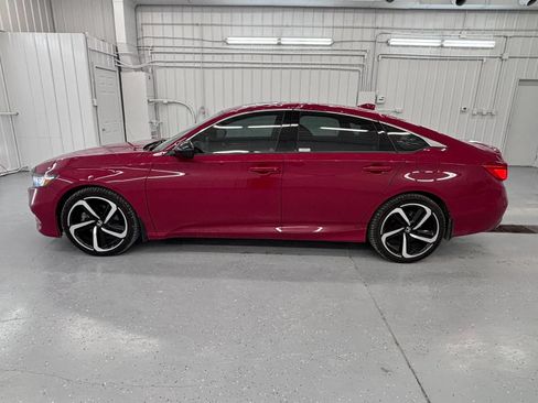 Used 2019 Honda Accord Sport image 2