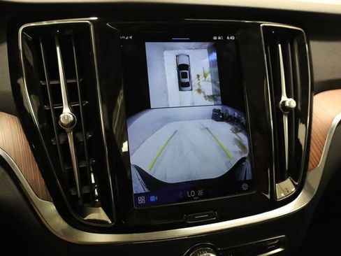 Used 2024 Volvo S60 B5 Plus image 22