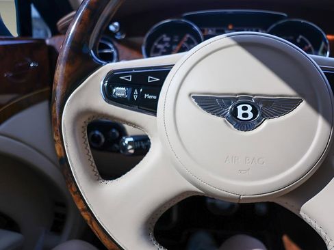 Used 2012 Bentley Mulsanne image 12