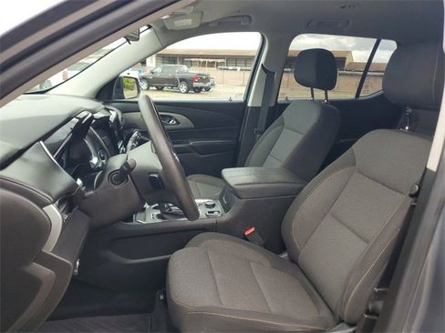 Used 2021 Chevrolet Traverse LS image 6