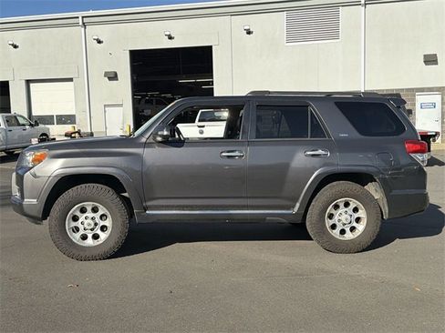 Used 2013 Toyota 4Runner SR5 image 3