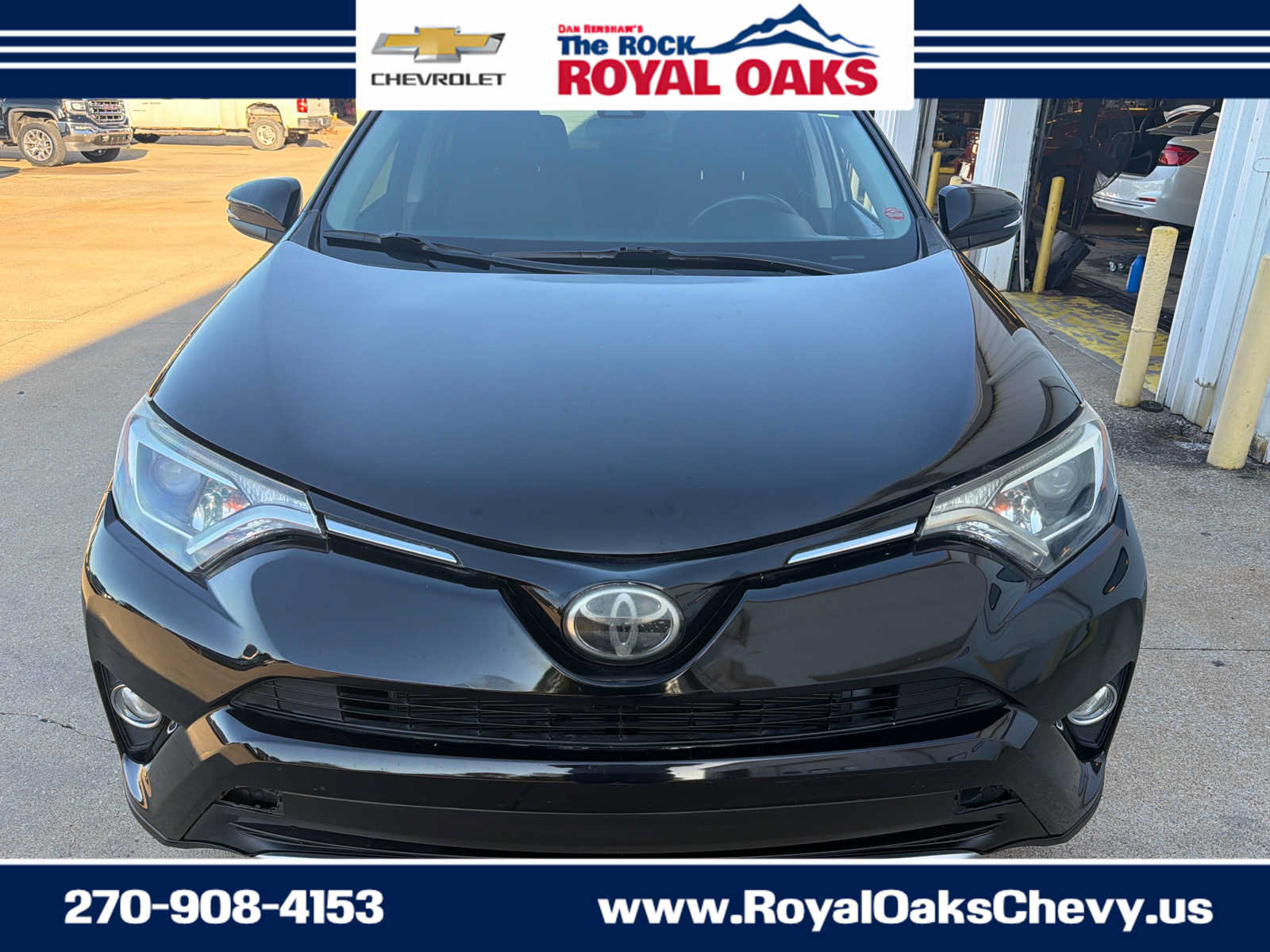 Used 2018 Toyota RAV4 XLE AWD/4WD image 9