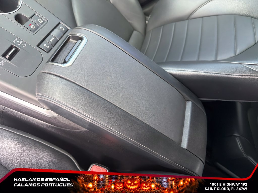 Used 2022 Toyota Highlander XLE FWD image 25