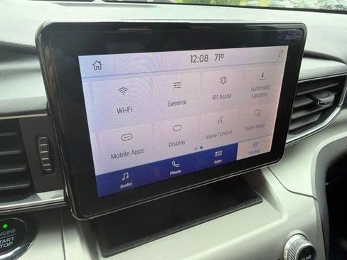 Used 2021 Ford Explorer XLT w/ Equipment Group 202A AWD/4WD image 23