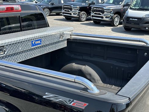 Used 2018 Chevrolet Colorado ZR2 image 13