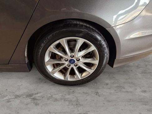 Used 2017 Ford Fusion SE w/ Fusion SE Technology Package FWD image 43