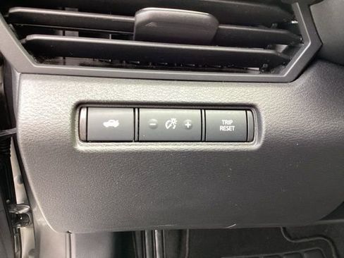 Used 2025 Nissan Altima 2.5 SV image 11