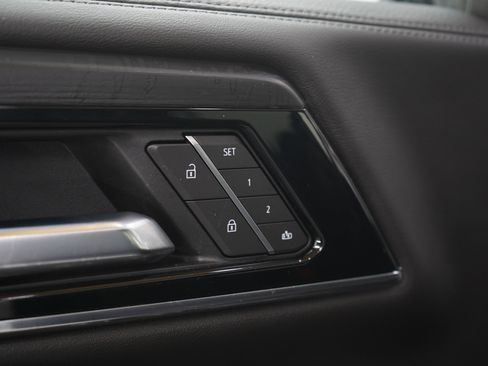 Used 2025 GMC Yukon Denali AWD/4WD image 27