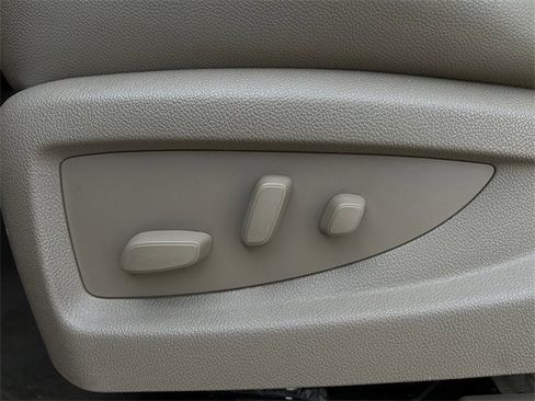 Used 2017 GMC Sierra 1500 SLT w/ Enhanced Driver Alert Package image 29