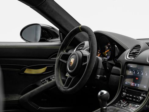 Used 2021 Porsche 718 Cayman GT4 RWD image 59