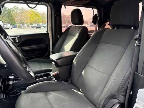 Used 2022 Jeep Wrangler Sport image 24