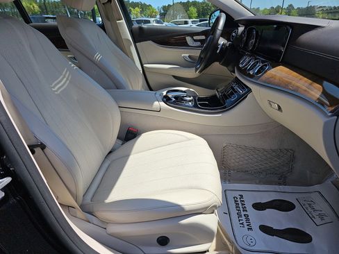 Used 2017 Mercedes-Benz E 300 image 11